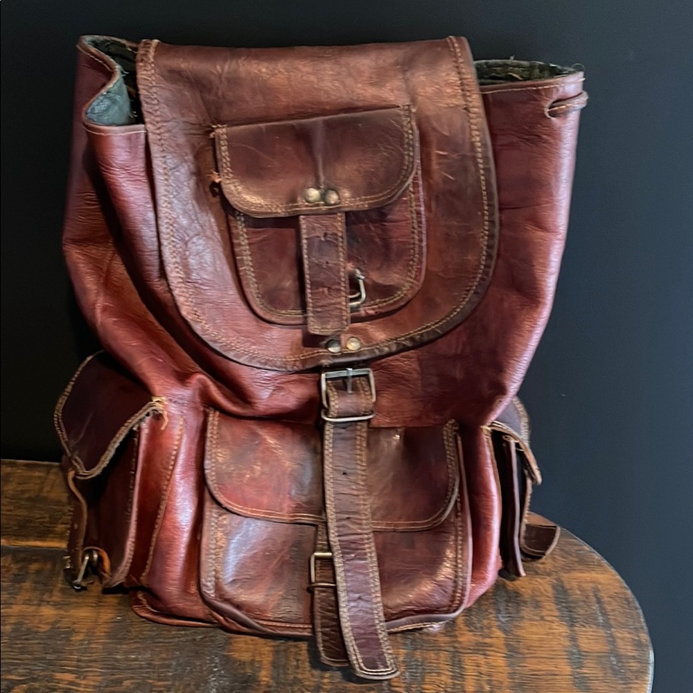 Vintage Brown Genuine Leather Backpack 🎒 - Picture 5 of 13
